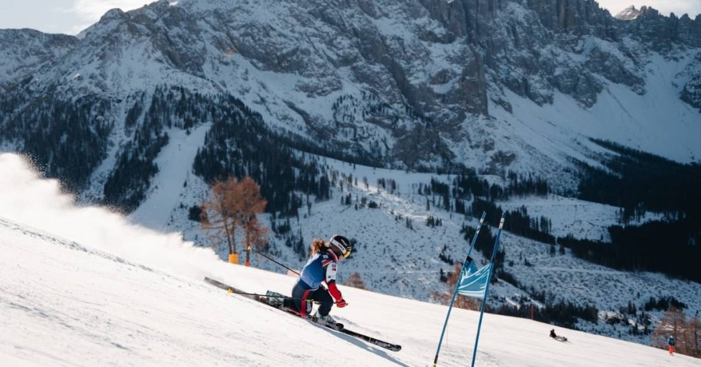 Jasmin taylor competing in telemark ski world cup